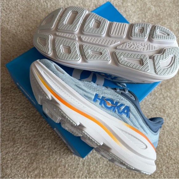 BRAND NEW WITH BOX HOKA BONDI 9 - Picture 4 of 5
